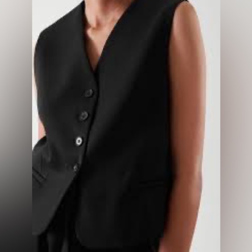 COS | Cropped Single-Breasted Waistcoat - Picture 6 of 15